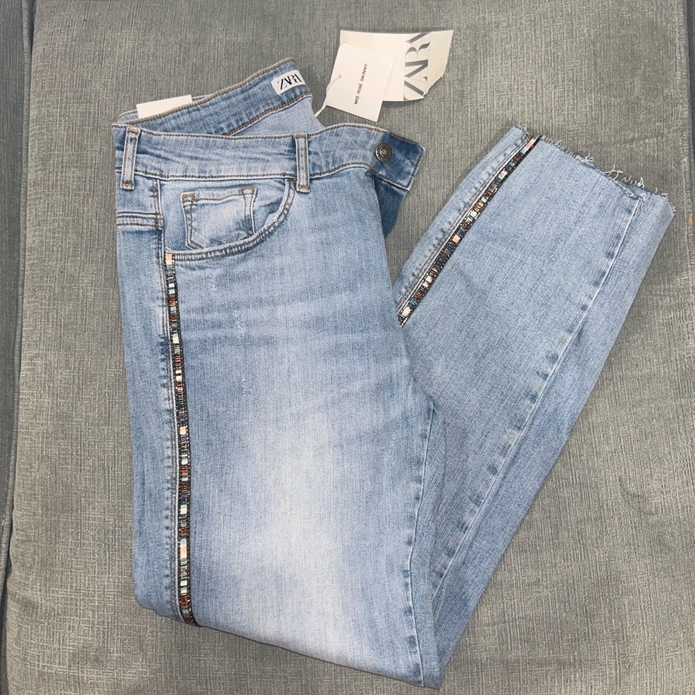 Zara, light denim, heading down the side NWT